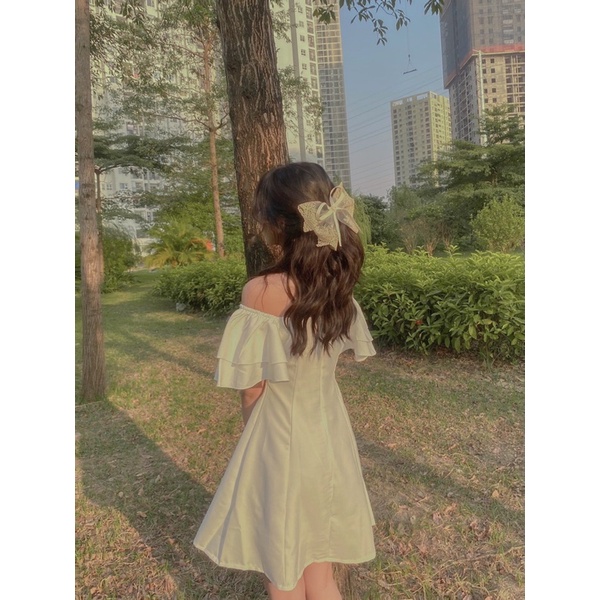 Váy trễ vai tay bèo xinh