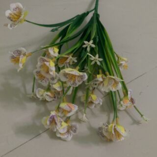 Chùm hoa cỏ ,hoa giả, hoa lụa ,hoa trang trí