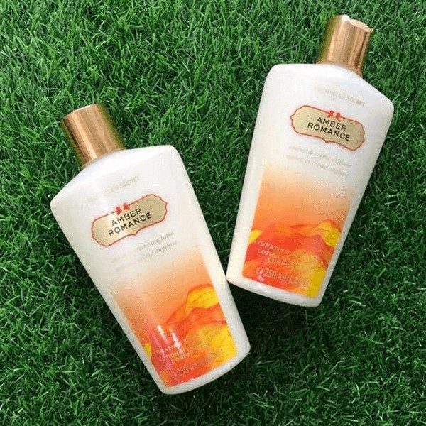 Dưỡng thể Victoria Secret Amber Romance 250ml