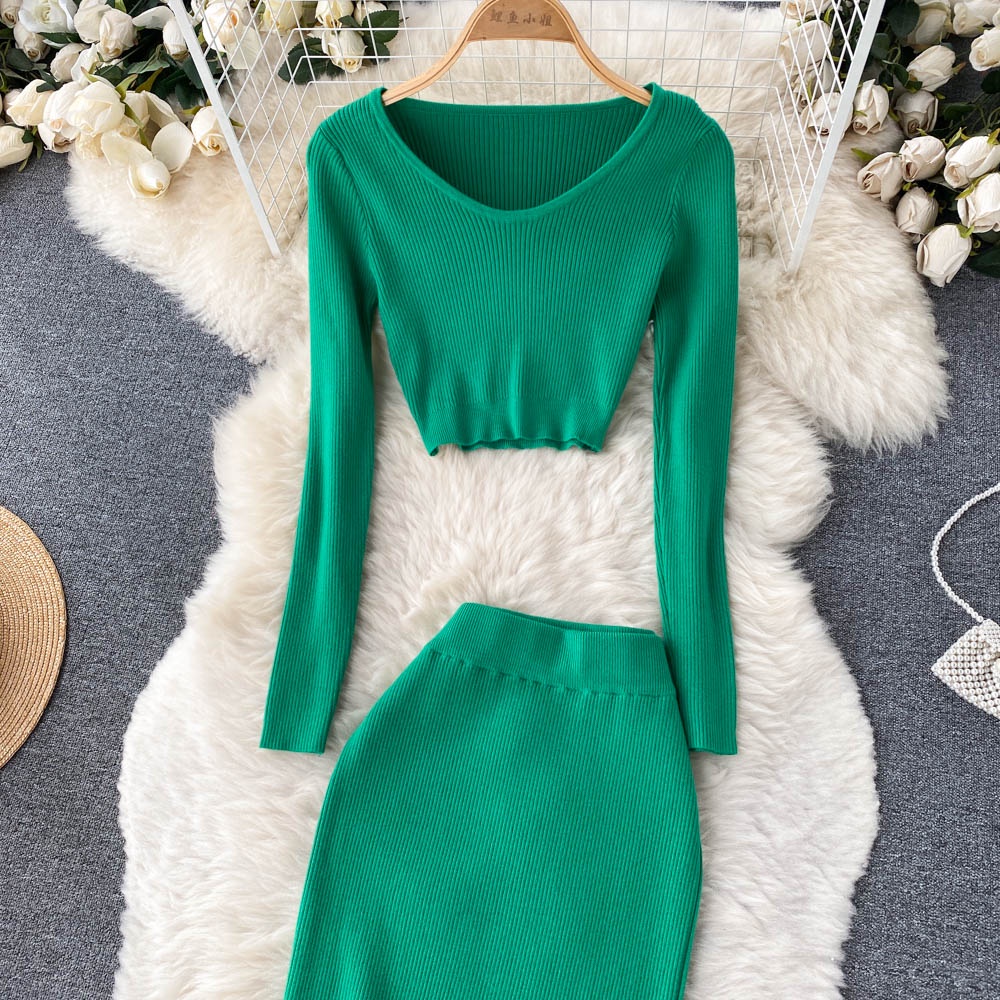 Đầm len ôm body xẻ đùi, váy len cổ tim