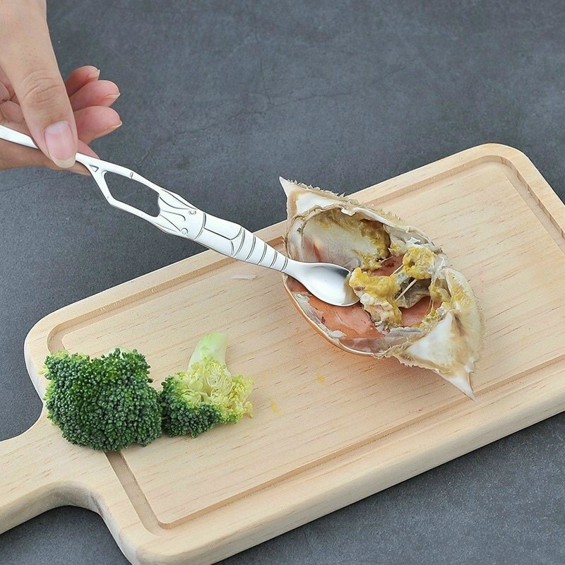 Bộ dụng cụ ăn hải sản 7 chi tiết.