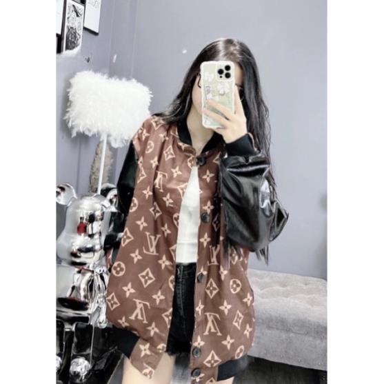 Áo Khoác Bomber L.V Kaki Nỉ Mềm Phối Tay Da Unisex