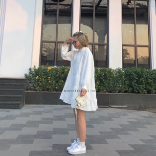 Đầm trắng cổ bèo tay dài