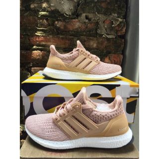 Giày Ultra boot hồng
