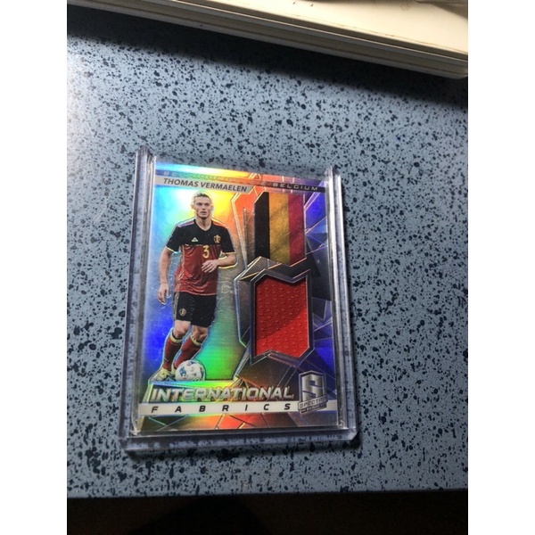 Thẻ cầu thủ Vermaelen có mảnh áo đấu | Panini Spectra Patch 006/149