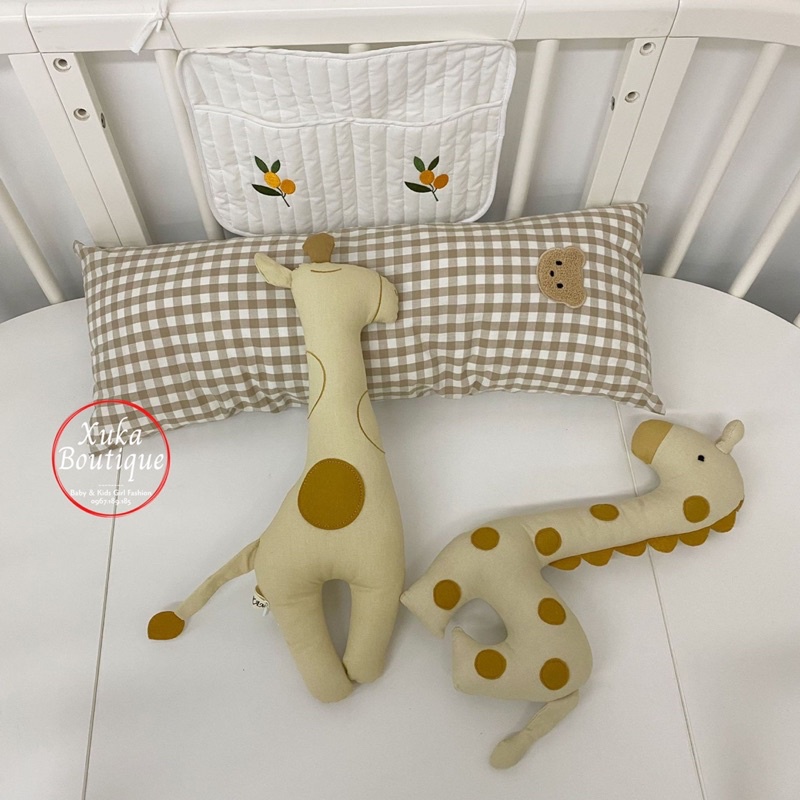 Gối Ôm cho bé hoạ tiết caro thêu gấu phong cách Hàn Quốc