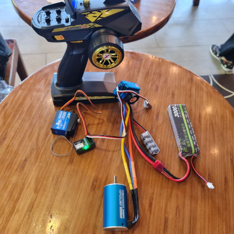 Phu kiện Xe Rc 1 : 10 ko chổi than esc 120a - motor 3660 - sevor- dumborc 6X -90km/h