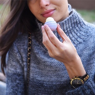 Son dưỡng môi EOS Lip Balm