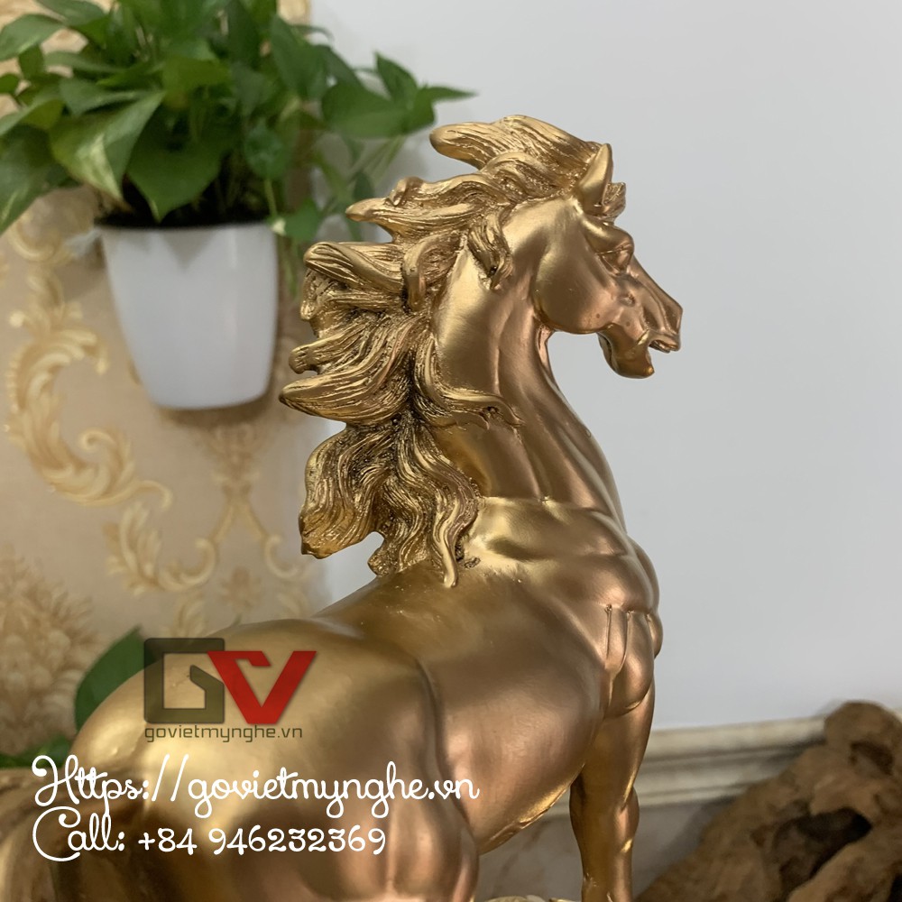 Tượng ngựa phong thủy đứng trên tài lộc vàng bạc trang trí phong thủy bàn làm việc - Dài 24cm x Cao 24cm - Nhũ Đồng
