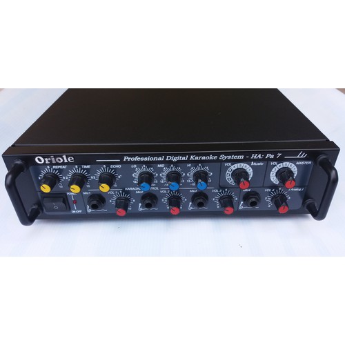 AMPLI MINI PA7 có acquy Sử dụng cho hát karaok gia đình, hoặc hệ thống âm thanh phòng họp