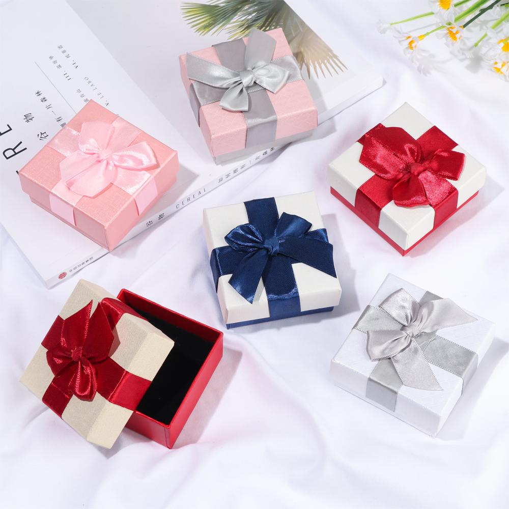 1 Hộp Quà Tặng Trang Sức Bằng Giấy Hình Vuông Nhiều Màu Sắc