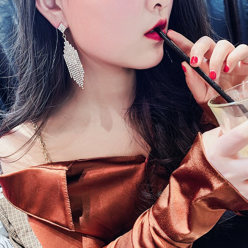 Bông Tai Mạ Bạc 925 Dáng Dài Đính Đá Phối Tua Rua Xinh Xắn Kiểu Hàn Quốc