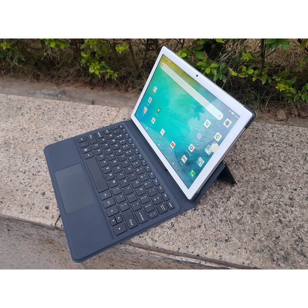 Máy tính bảng Masstel Tab 10 Ultra kèm bàn phím dạng Dock phong cách Surface