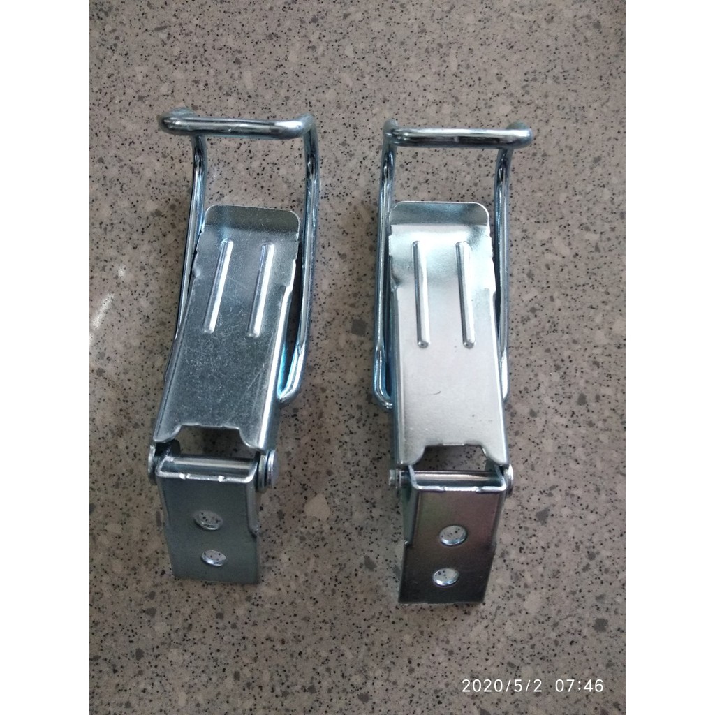 Khóa giữ thùng máy hút bụi
