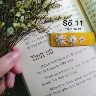 Kẹp tóc thêu tay màu vàng