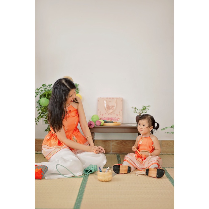 Sumire Store Áo yếm xòe organza Hoa Niên Ca - Cam