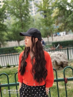 Tóc giả xoăn kèm nón
