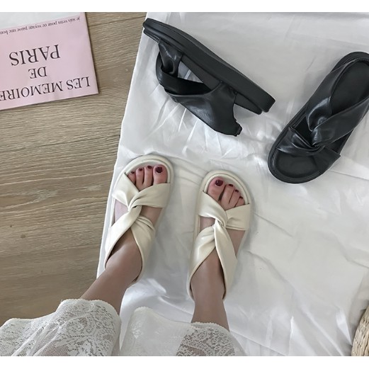D461- sandals nữ quai chéo bản to đế thấp đi êm chân, sandals đế bánh mì