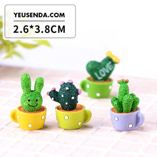 Tiểu cảnh trang trí chậu cây Xương rồng 2.8x3.3CM