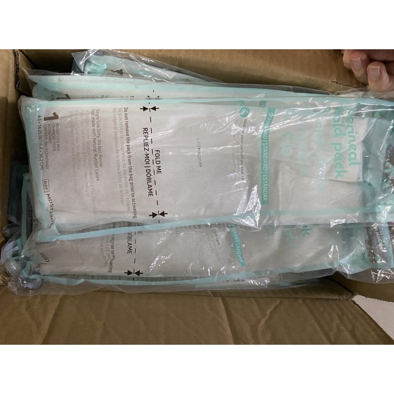 Băng vệ sinh lạnh Medline Perineal Cold Pack.