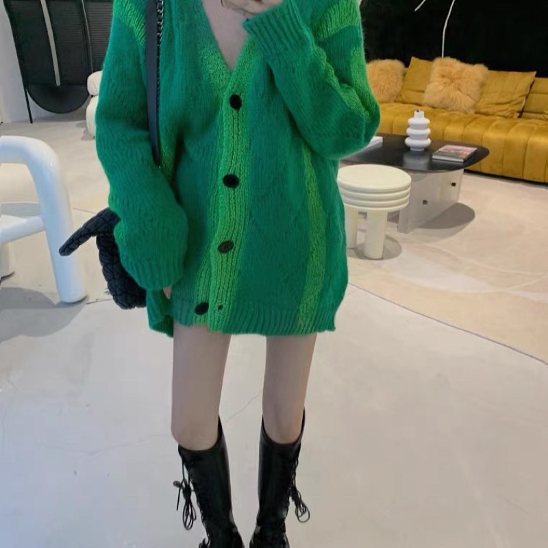 Áo len dài xanh lá