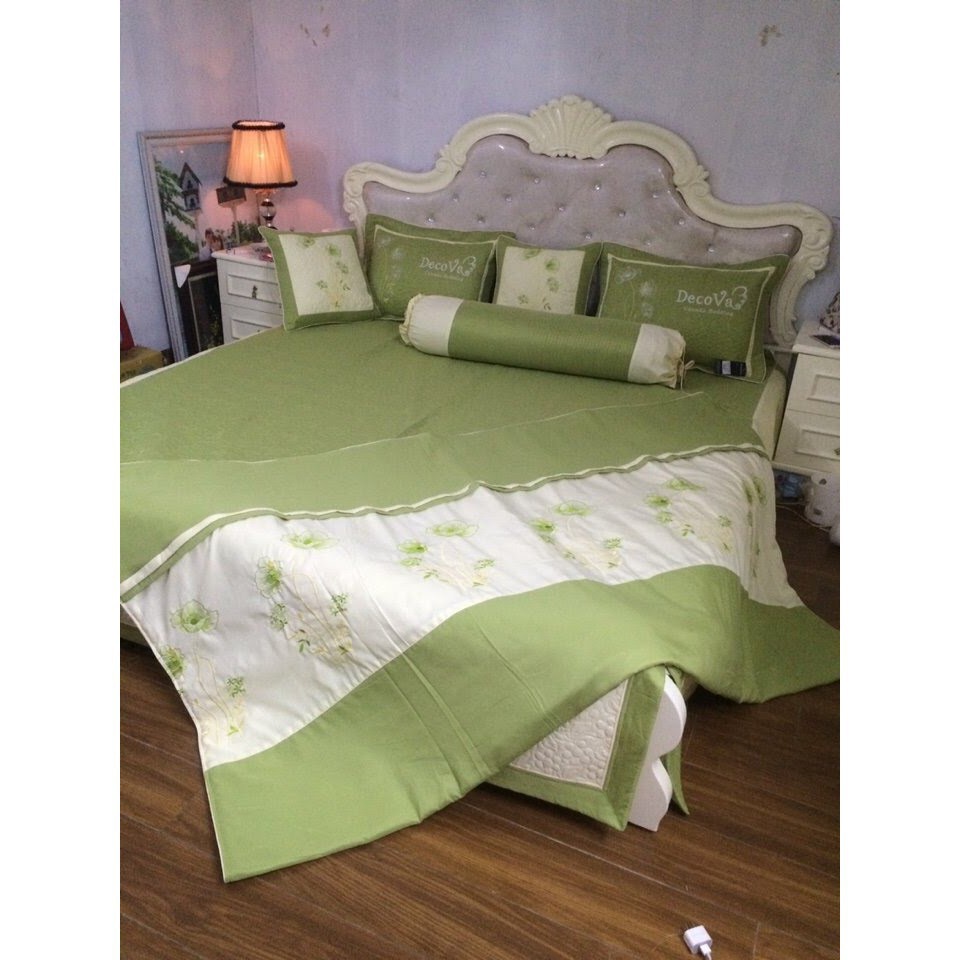 Bộ chăn ga cưới satin thêu hoa 7 món Chất liệu: 100% Satin Poly, độ bóng sang trọng, mềm mại không phai màu không xù