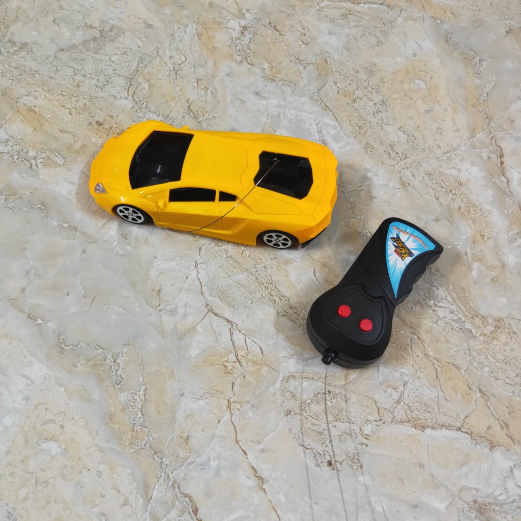 Đồ chơi Xe Mô hình Ô tô có điều khiển từ xa chạy bằng pin AA