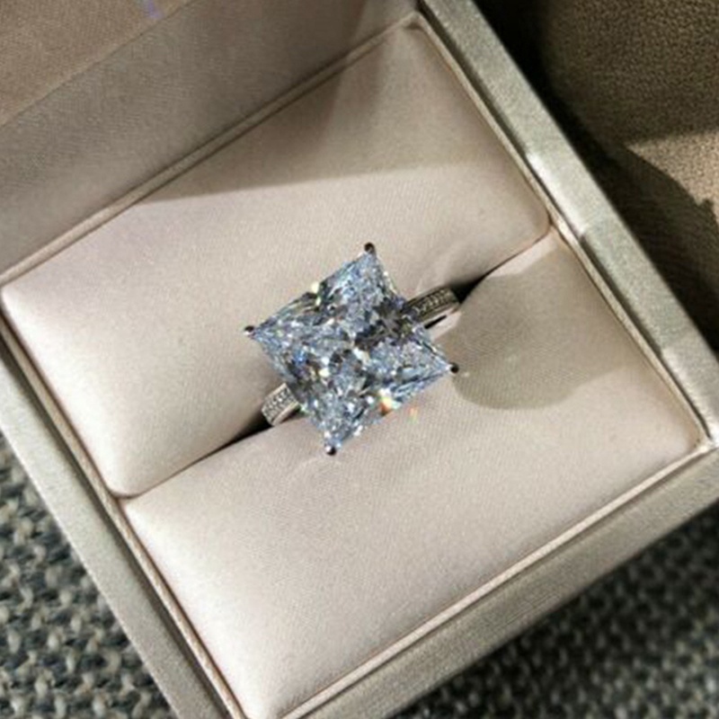 Nhẫn đính đá zircon hình vuông lớn phong cách sang trọng cho nữ