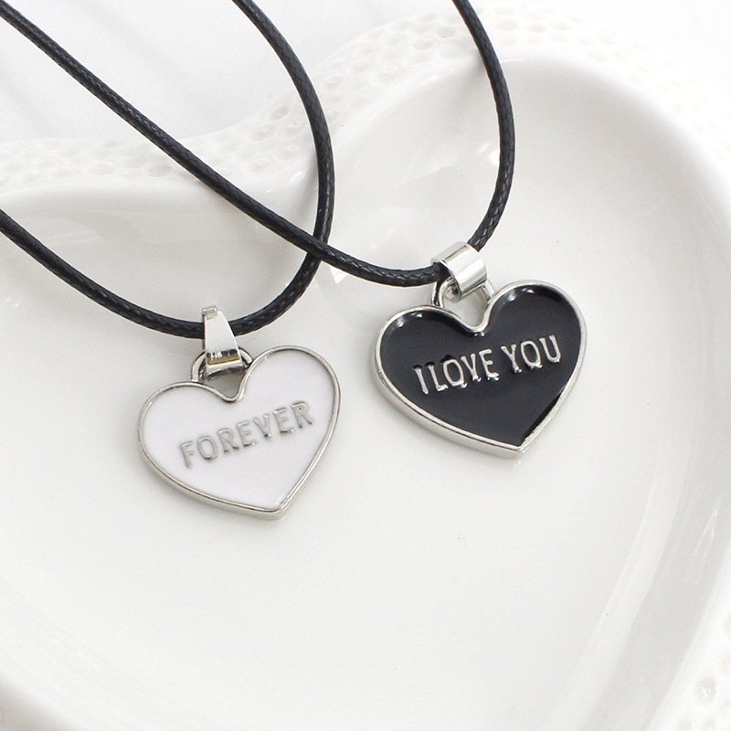 Vòng cổ Mặt Trái Tim Khắc Chữ I LOVE YOU Forever Màu Trắng Đen Dành Cho Cặp Đôi