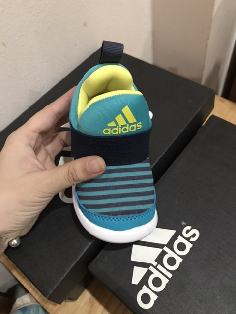 Giày Adidas cho bé (full box)