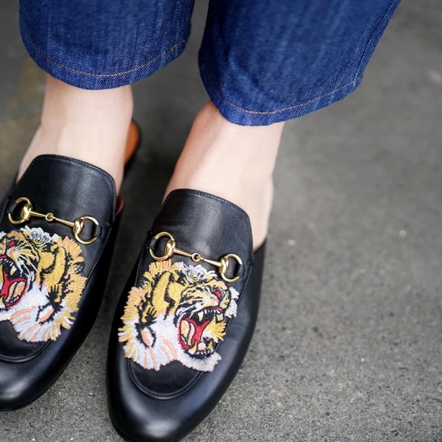 Giày Sục Nam Thêu Mặt Hổ Trẻ Trung | BigBuy360 - bigbuy360.vn
