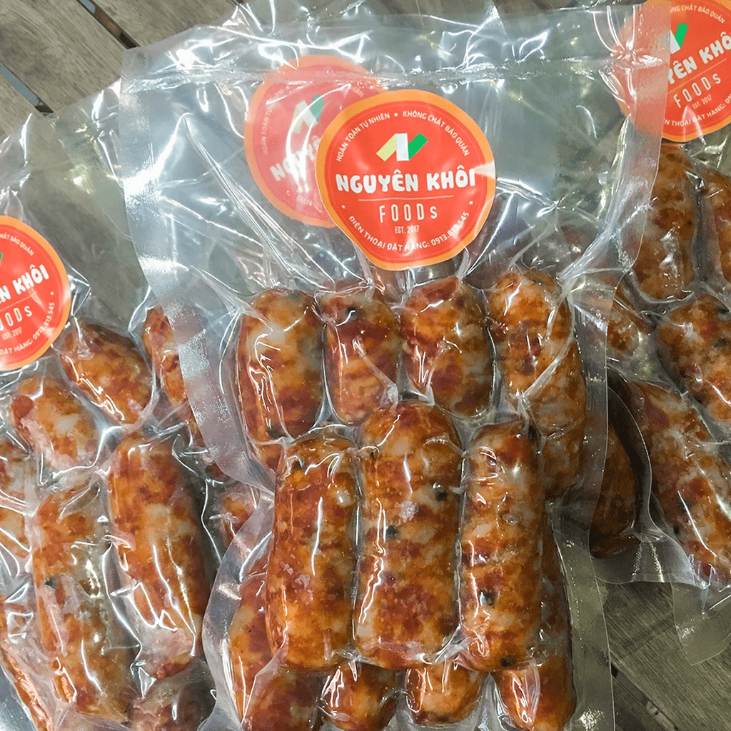 1kg Lạp xưởng tươi trứng muối, loại ngon đặc biệt, 90% thịt nạc, đặc sản Cai Lậy của Nguyên Khôi Foods | BigBuy360 - bigbuy360.vn