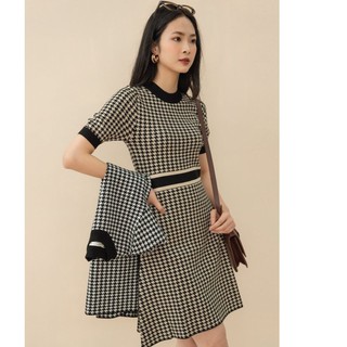 Váy len xoè cộc tay kẻ ô nhỏ - Up To Seconds