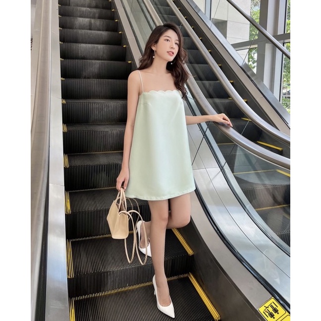 SELINA DRESS/ ĐẦM HAI DÂY LƯỢN SÓNG NGỰC CHẤT TAFTA