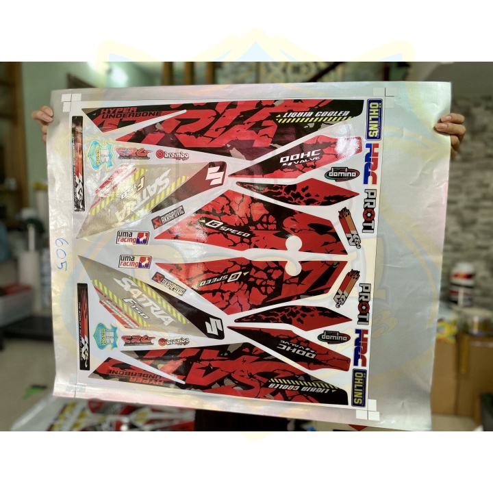 ( Quí khách vui lòng mang ra tiệm cho thợ dán ) Tem satria báo đốm đỏ đen chất liệu CANDY cao cấp