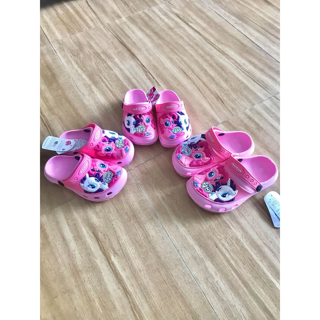 Dép sục - Crocs 54U12 Thái Lan màu hồng họa tiết đáng yêu dành cho bé gái.