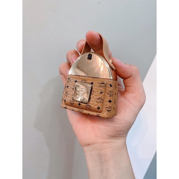 Hot trend nước hoa balo MCM