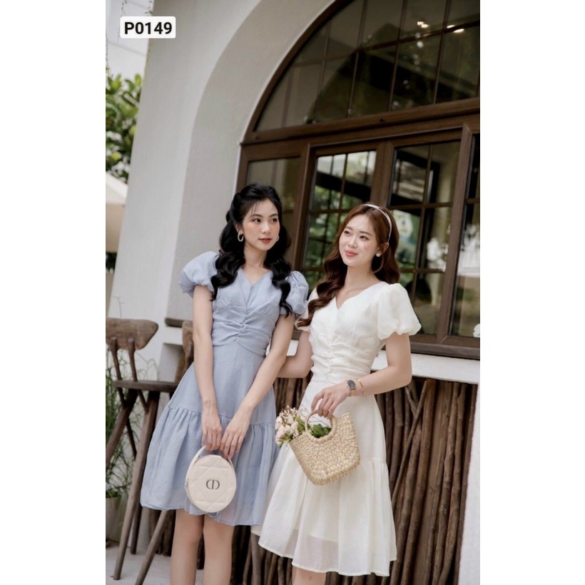 Đầm thiết kế voan tơ cổ V