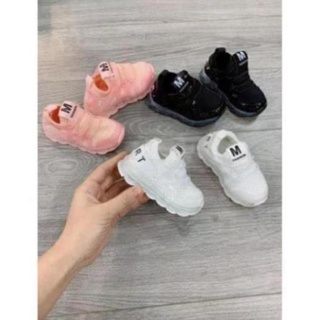 Giầy thể thao bé trai/bé gái