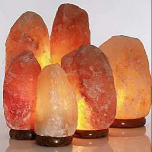 Đèn đá muối tặng tinh dầu xông 100% tự nhiên