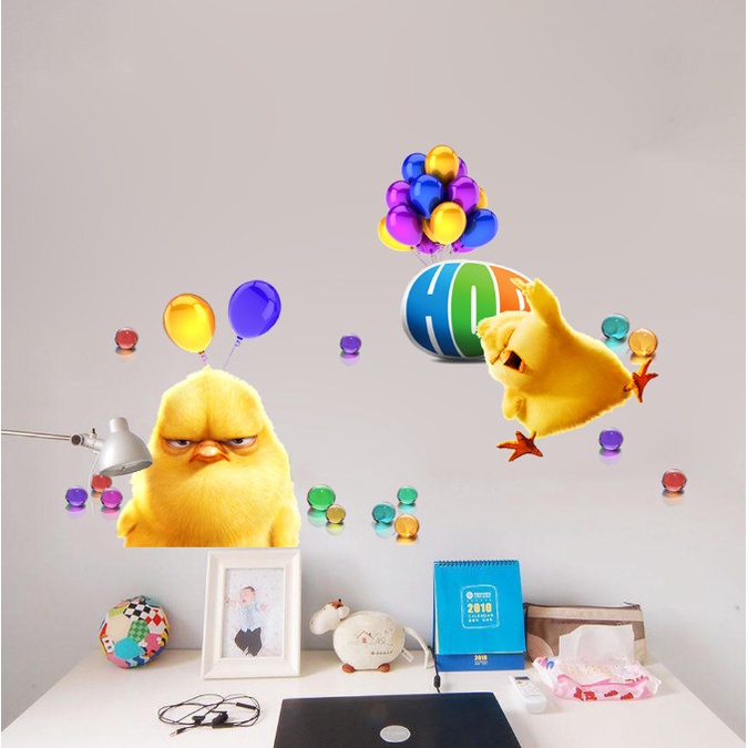 Decal trang trí tường - Chú gà vàng hài hước