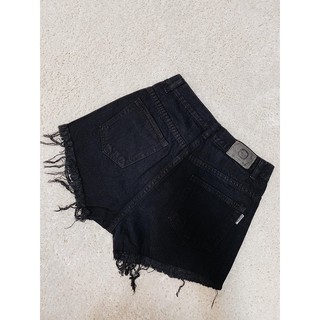 short jeans 5 nút rách lai