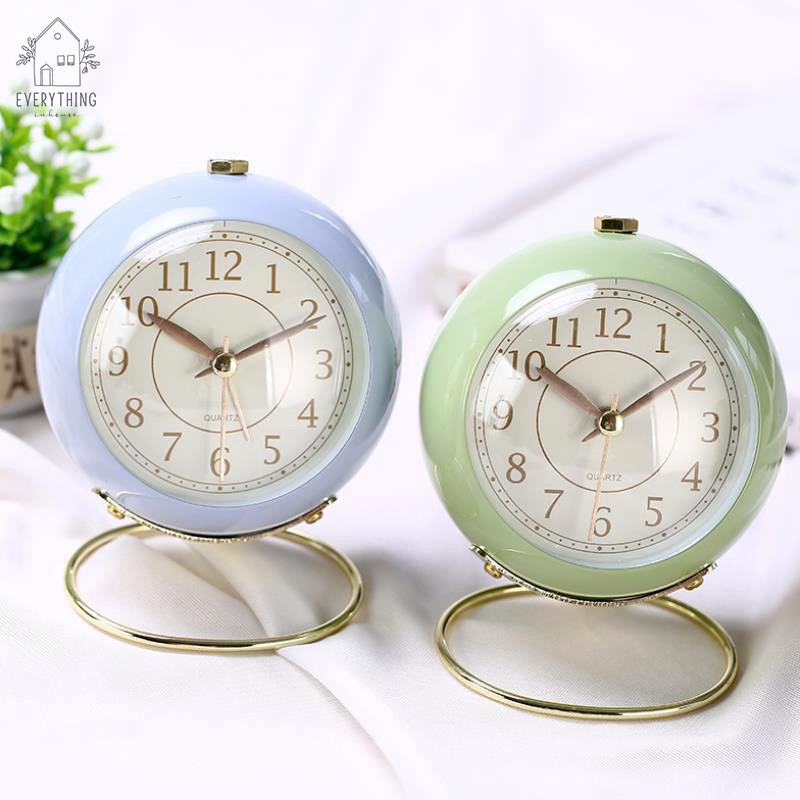 Đồng hồ để bàn báo thức phong cách vintage, retro