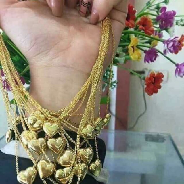 Dây chuyền vàng non Thái Lan mạ vàng tặng mặt kèm theo.
