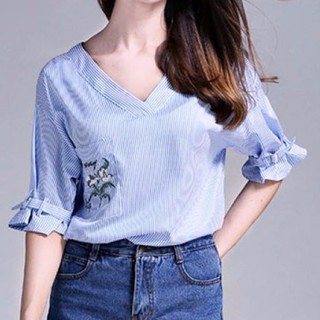 050AK - Áo Kiểu Cổ Chữ V Tay Lỡ Nhún Bèo Thêu Hoa Cách Điệu Trẻ Trung
