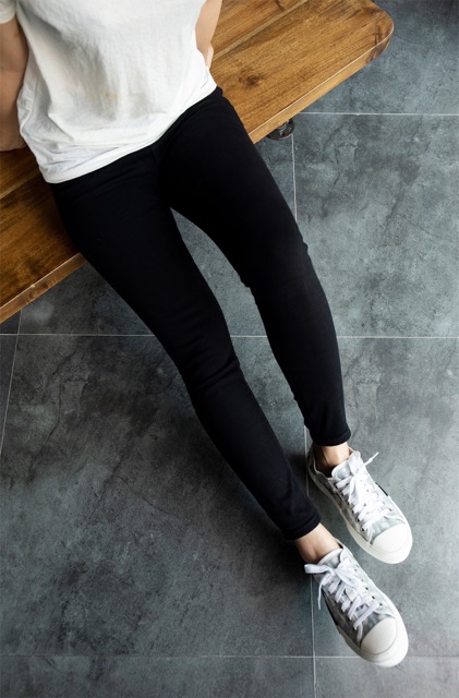 Jeans đen skinny. Hàng chất lượng cao