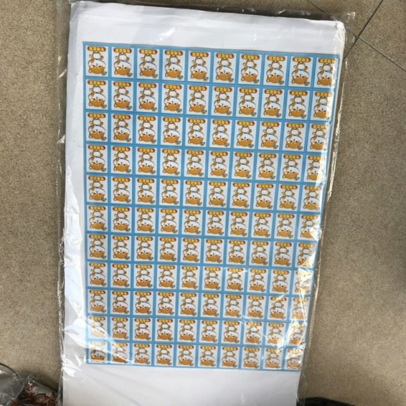 Vỉ rắn dẻo trúng thưởng 110 tem và 110 đồ thưởng