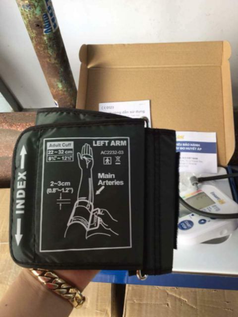 Máy đo huyết áp. Quà khuyến mãi sữa Ensure