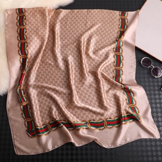 Khăn choàng lụa thời trang thanh lịch