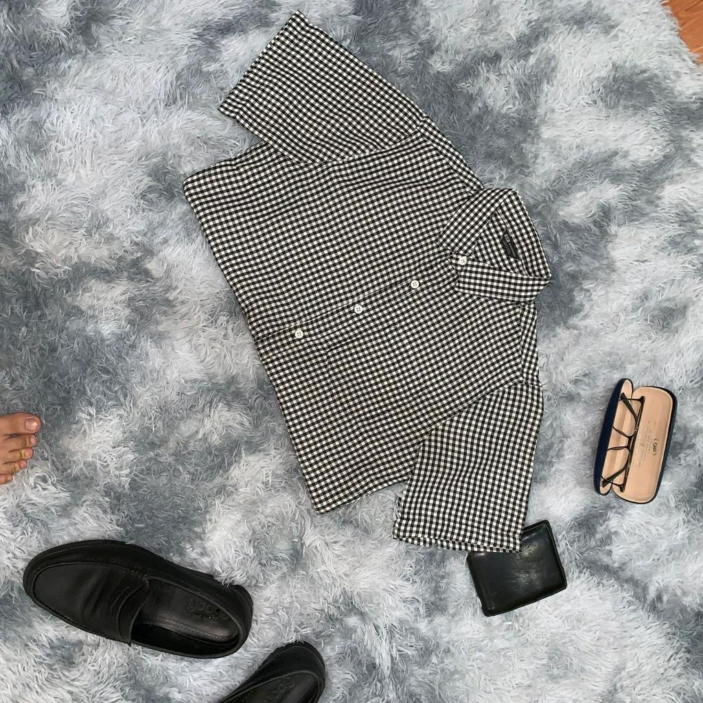 Áo Sơ Mi Nam Ngắn Tay Công Sở, Chất Vải Lanh Thoáng Mát Hoạ Tiết Caro Đen Trắng Sọc Nhỏ